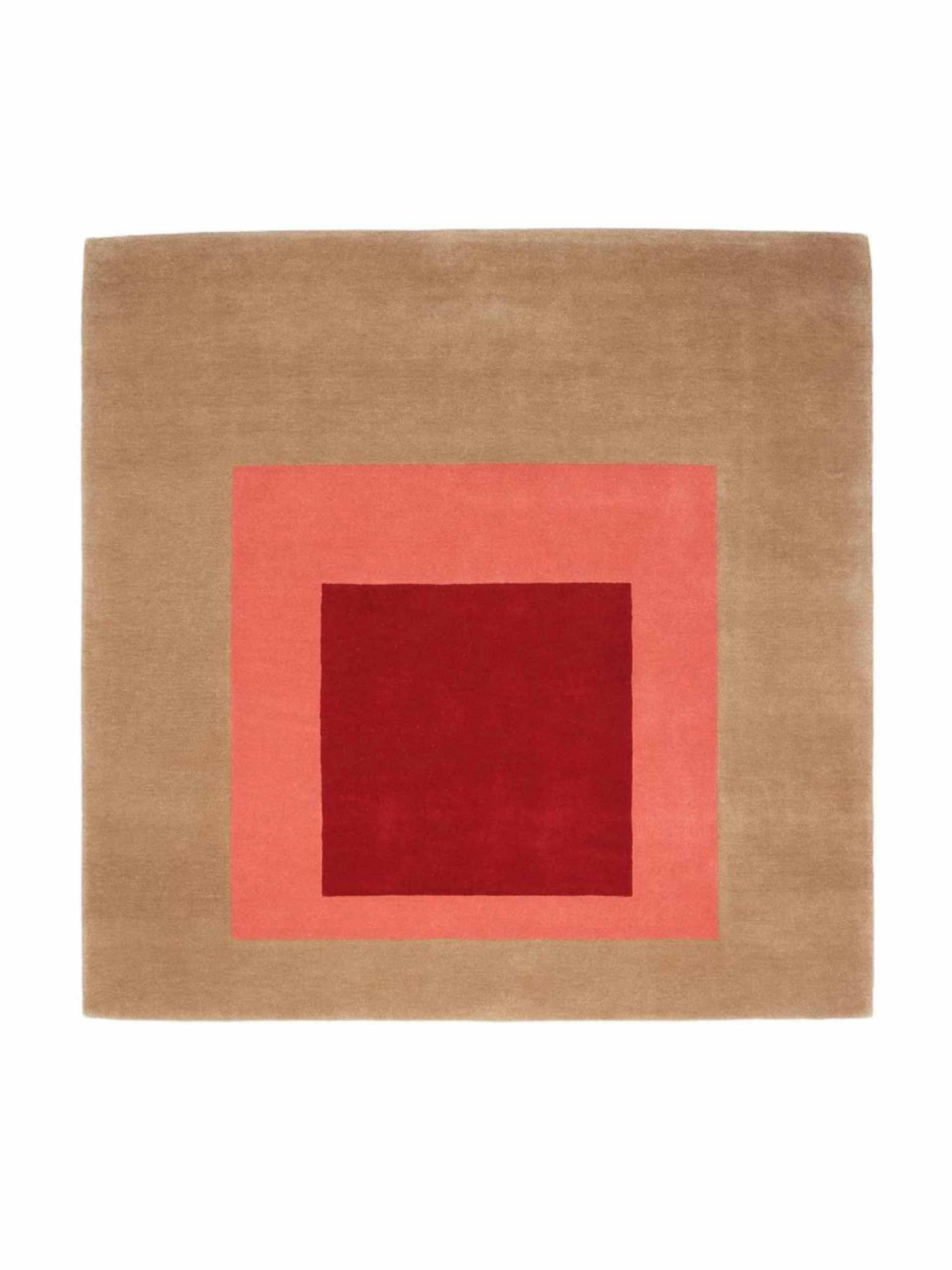 ‘Homage to the square: equivocal’ rug